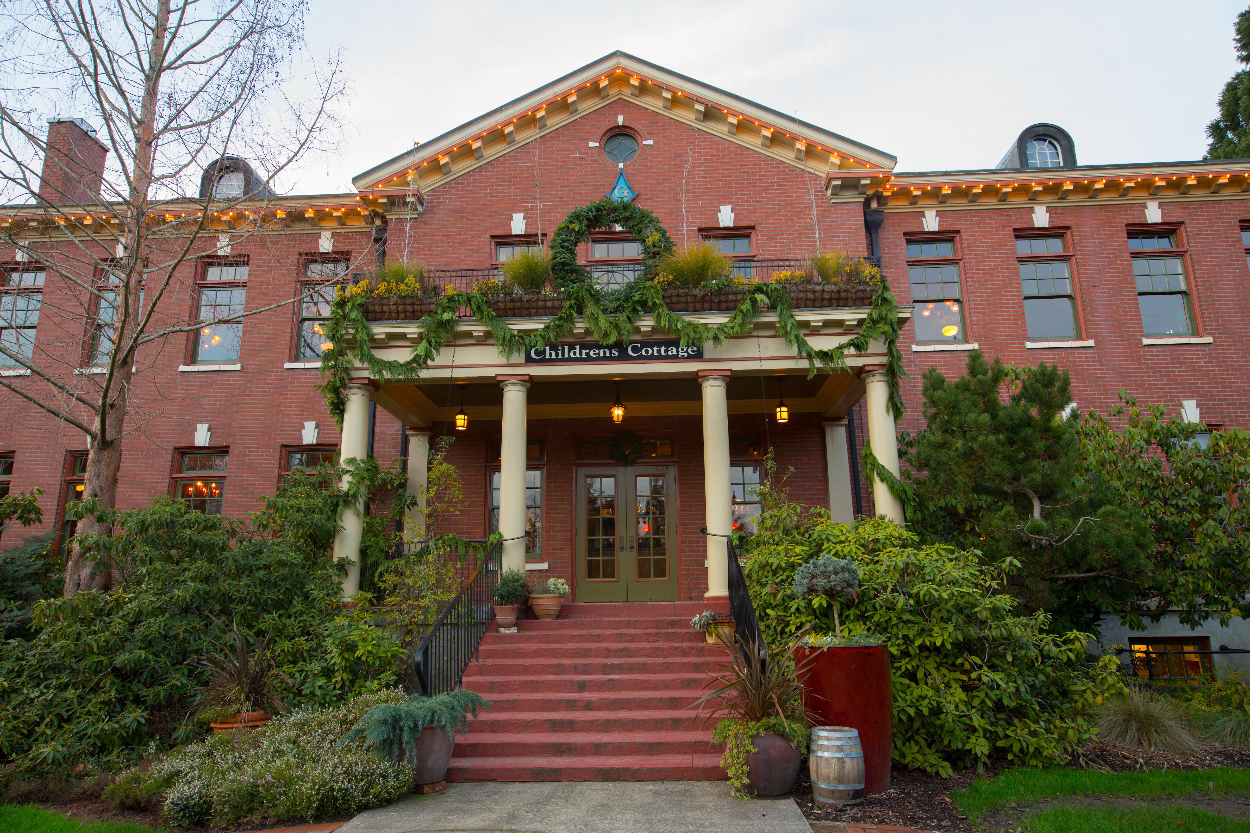Mcmenamins Grand Lodge Forest Grove Extérieur photo
