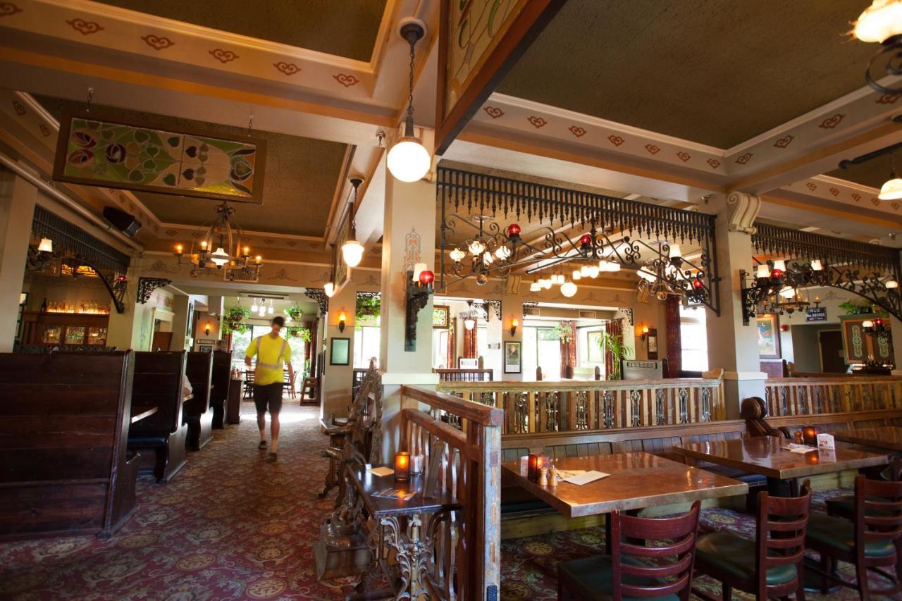 Mcmenamins Grand Lodge Forest Grove Extérieur photo